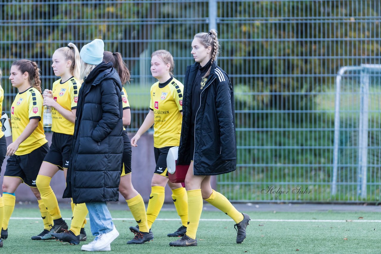 Bild 240 - F SSC Hagen Ahrensburg - SV Frisia 03 Risum-Lindholm : Ergebnis: 2:0